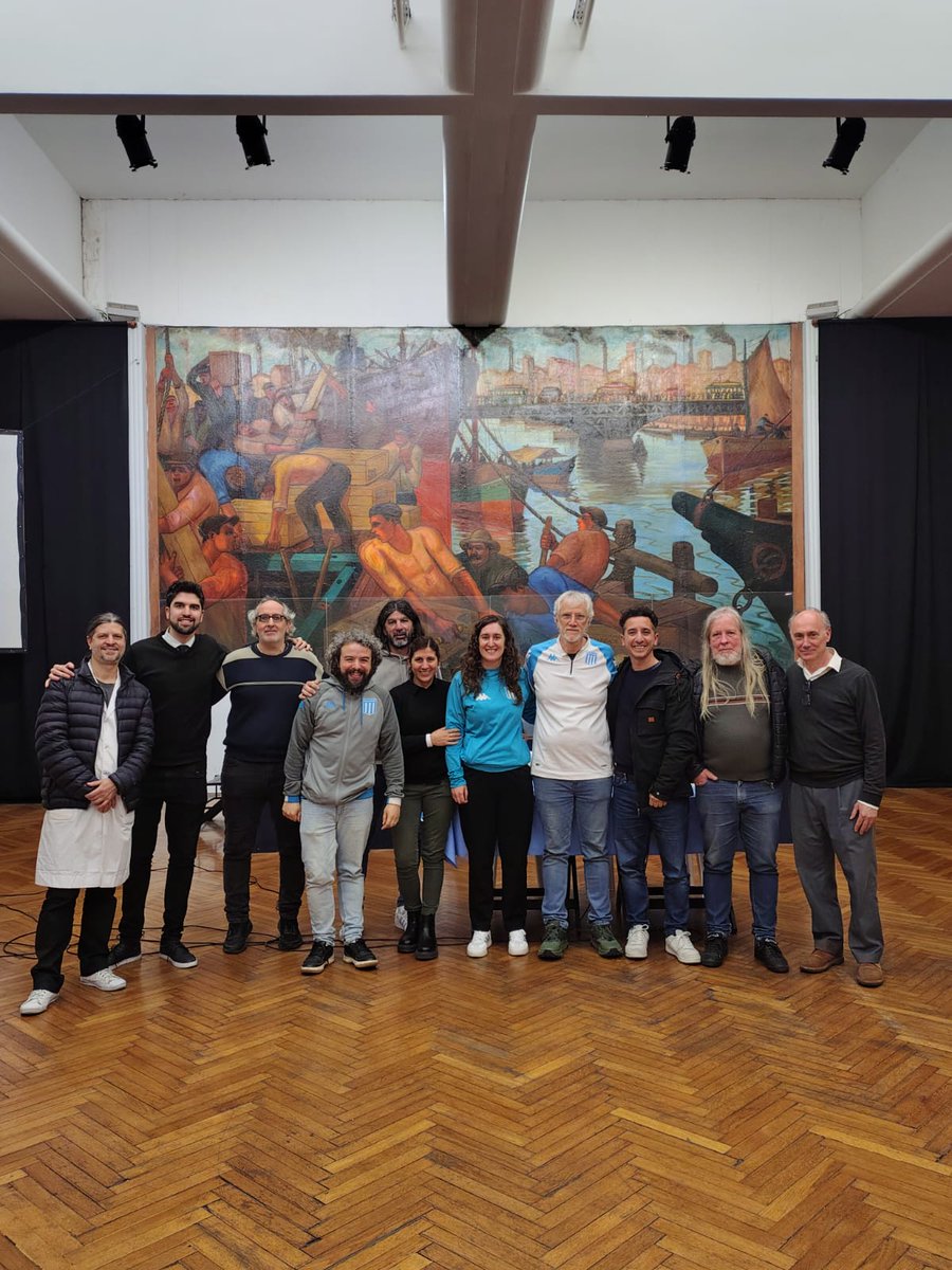 RCArchivo's tweet image. 🔍También presentamos la investigación "100 años de las primeras socias de Racing Club" en la Sede Avellaneda a cargo del Archivo Histórico junto a una pequeña muestra.