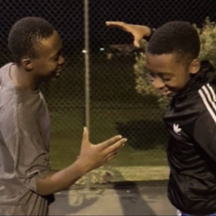 morphyyxx's tweet image. when you and your buddy check @re live on @DefiLlama and see premiums, collateral, and supply growing 📈

high five for real-time on-chain insurance layers 😎

tracked on Ethereum, Avalanche, Base &amp;amp; Arbitrum
defillama.com/protocol/re