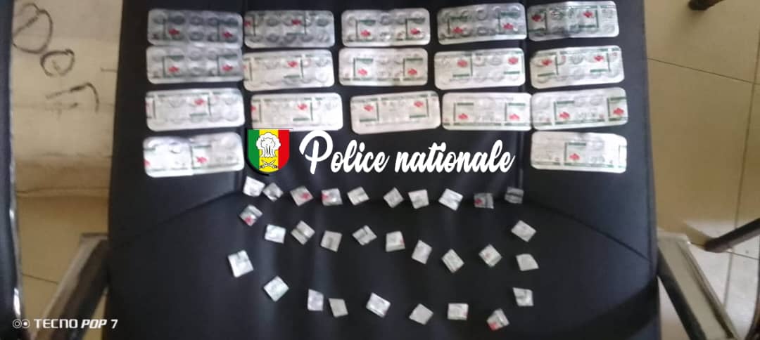 PoliceNationSN's tweet image. #LutteContreLaDrogue | La Brigade Régionale des Stupéfiants de Tambacounda (#OCRTIS) a saisi 200 comprimés de Tramadol à Kidira (Guinaw Rail). 2 individus interpellés en flagrant délit de trafic en provenance de Diboli (Mali).  Mis en cause placés en garde à vue.
#PoliceSn #Stups
