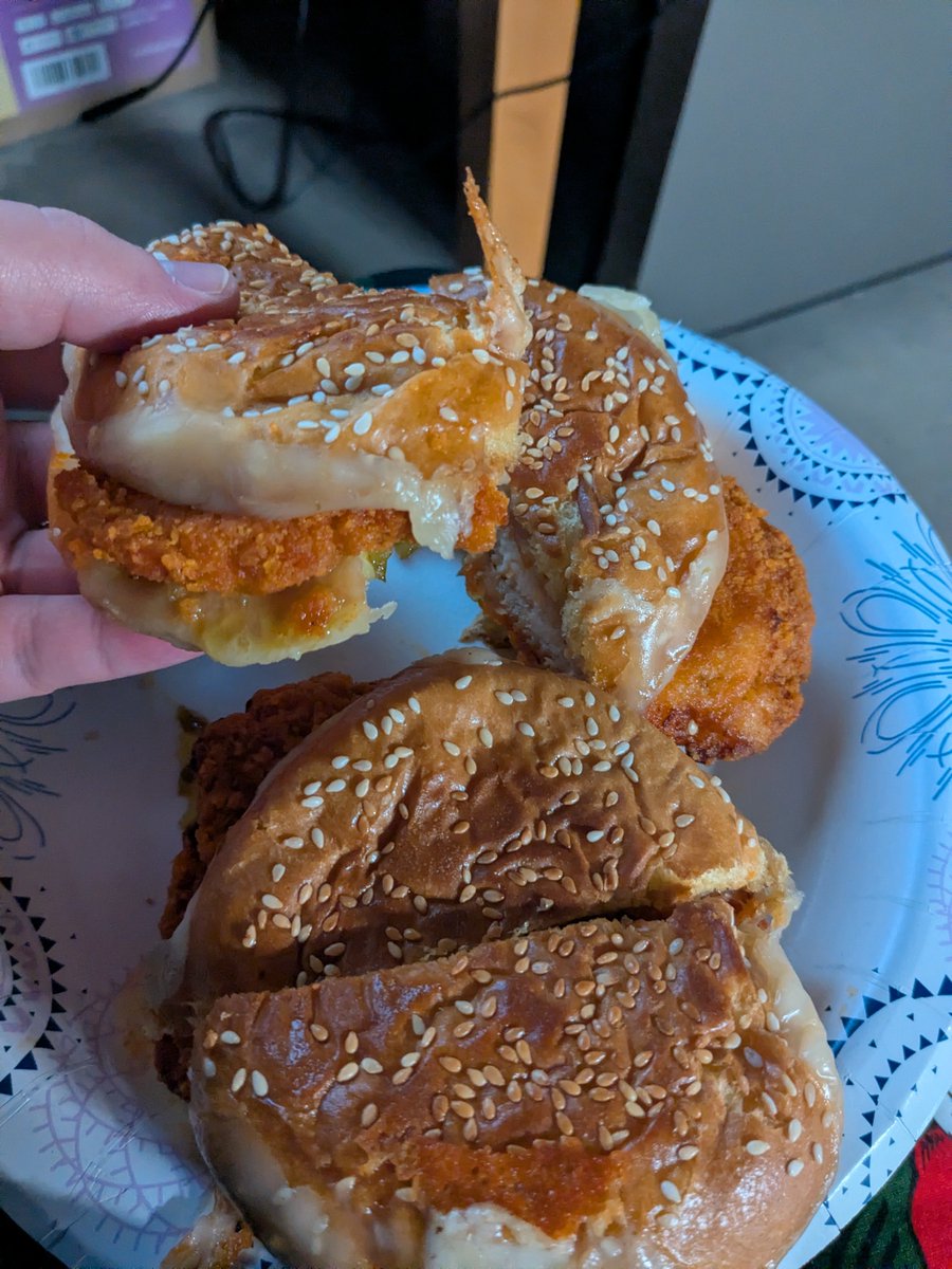 ColbyFan18's tweet image. Spicy chicken sandwich I cooked today with peppers jacks cheese