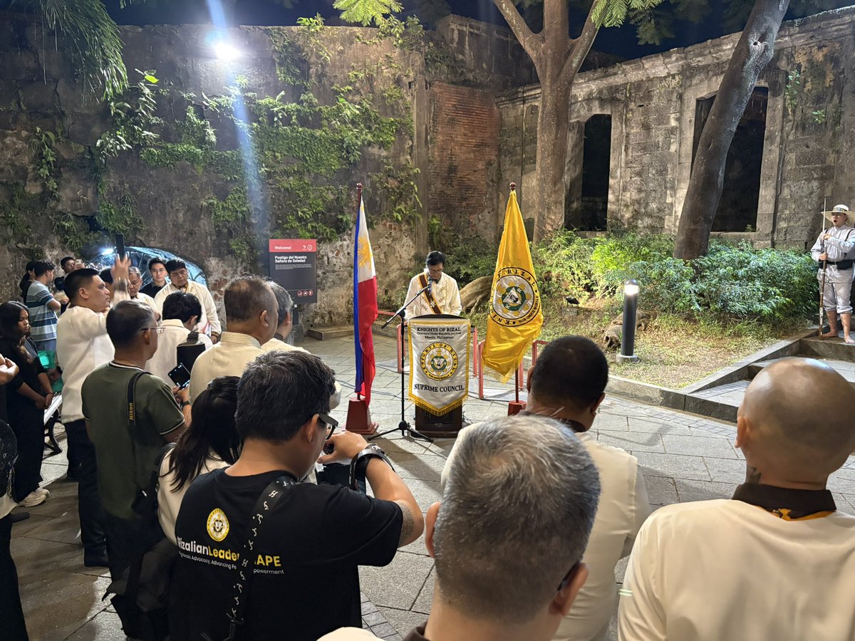 AceCruz_A2Z's tweet photo. TINGNAN: Nakatakdang idaos ng Knights of Rizal ang taunang pag-alala sa mga pinagdaanan ng pambansang bayani na si Dr. Jose Rizal mula Fort Santiago hanggang Rizal Park kung saan isinagawa noon ang execution. | @balitangA2Z https://t.co/vihyhwvy4C