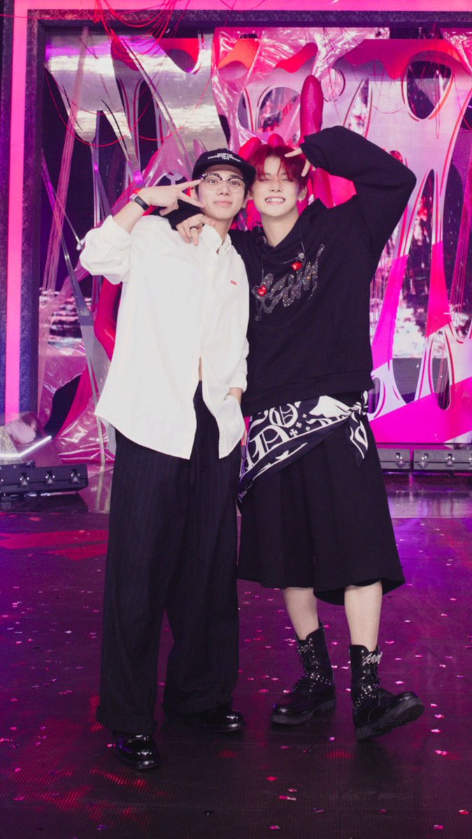 n4kaharra's tweet image. taehyun… its Okay to be an outfit repeater… and yes yeonjun go hit that ggum jilgeong