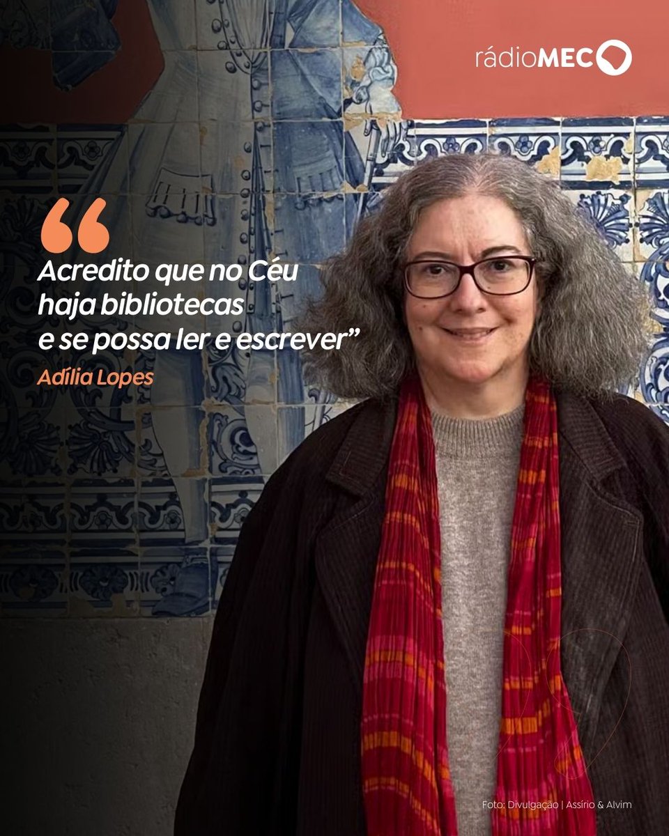 Adília Lopes é o pseudônimo de Maria José da Silva Fidalgo de Oliveira, poeta portuguesa, que nos deixou em 30/12/2024. Com um estilo coloquial e humorado, a poeta deixou uma obra que até hoje desperta atenção por parte de leitores, poetas e críticos. Salve, Adília Lopes! ✍️📚