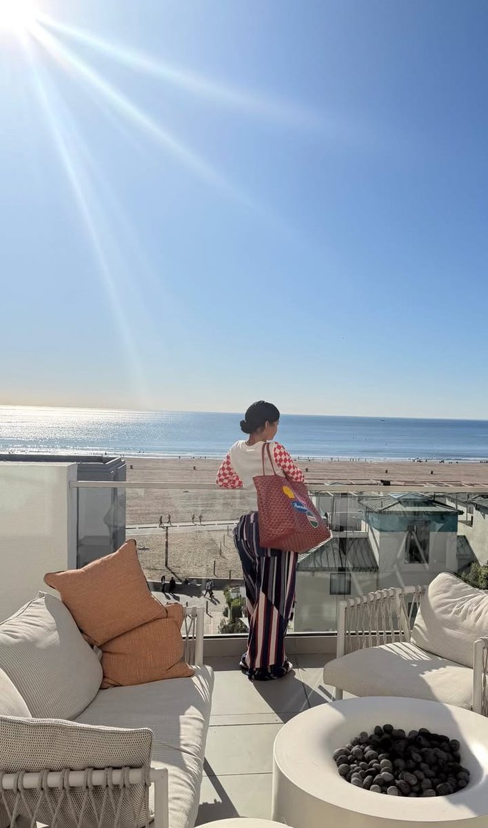 thebiggesttputa's tweet photo. ☀️💝 https://t.co/jlLrlSC9tl