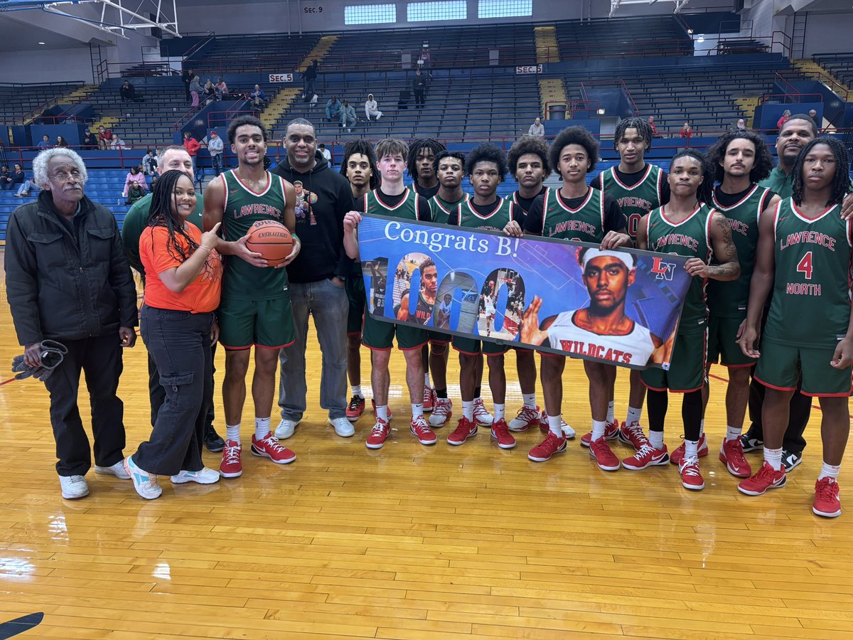 LN (6-0) beat Charlestown 75-59 in the Phil Cox Tourney in Kokomo. Brennan Miller reached 1,000 career points and was presented with the game ball. Miller led the team with 17 pts, 8 boards, 8 assists. Classy move, Kokomo. Thank you! <a href="/LNHSwildcats/">Lawrence North</a> <a href="/ltgoodnews/">LT Schools</a> <a href="/KHS_SID/">Kokomo HS Sports Information Director ❤️💙</a> <a href="/cgiffin78/">CoachGiffLNBB</a>