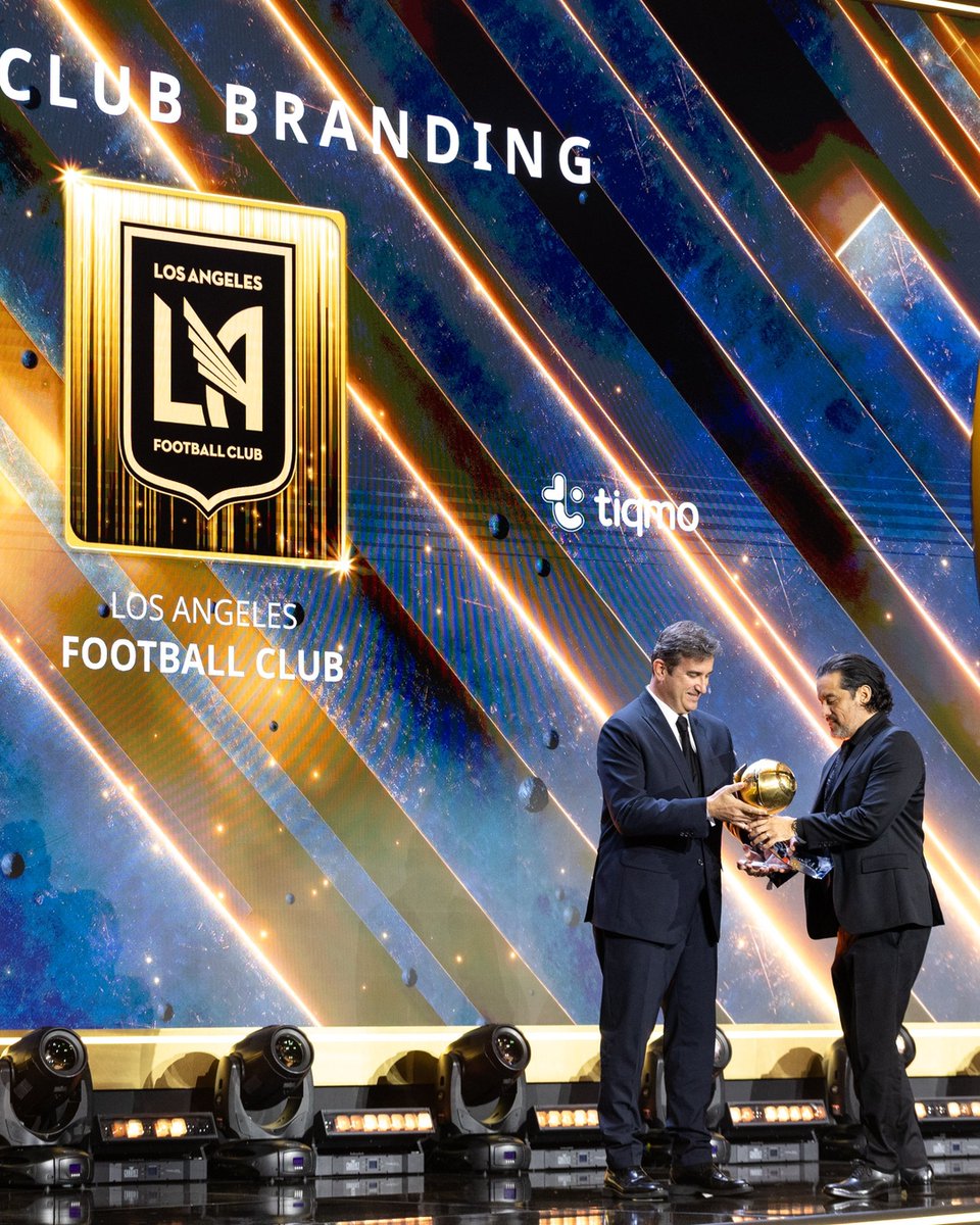 Big night at the <a href="/Globe_Soccer/">Globe Soccer Awards</a> Awards last night. 👏

🏆 @SanDiegoFC Founding Partner &amp; Chairman Sir Mohamed Mansour and @Right2Dream took home Best Academy.
🏆 <a href="/LAFC/">LAFC</a> was recognized for Best Club Branding.