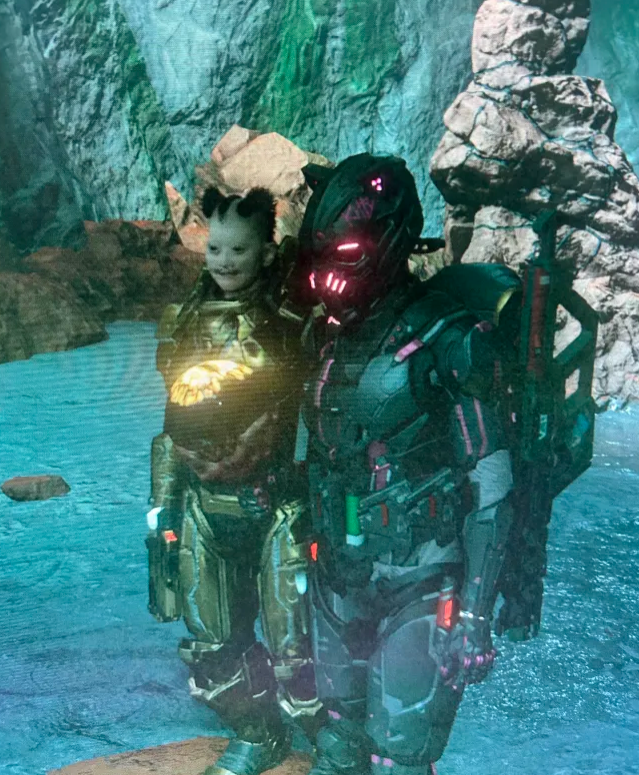 When you don't know... whether it's better to keep your helmet on or take it off... and you discover your partner's character! <a href="/RobertsSpaceInd/">Star Citizen</a> #StarCitizen