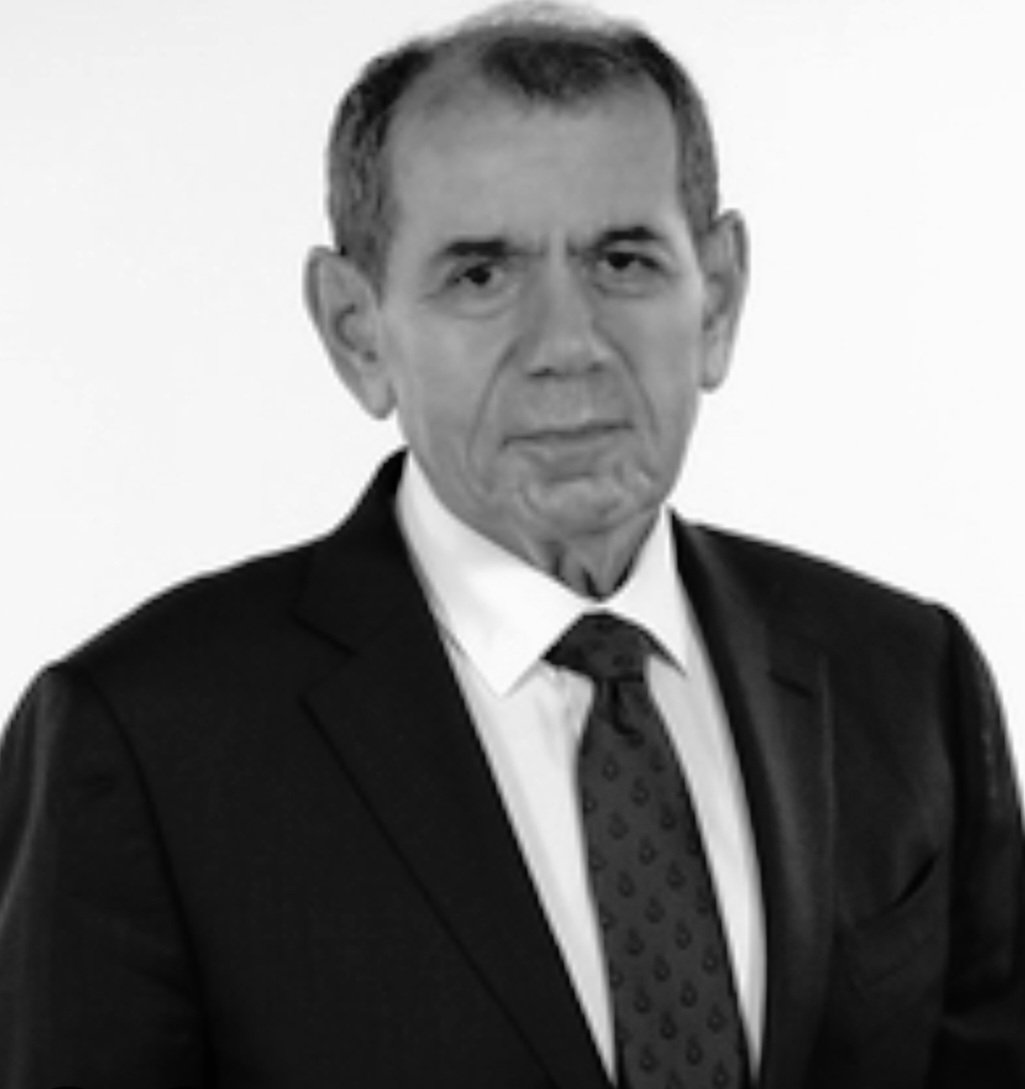 Galatasaray'ı dokunulabilir hale getirdin, yola çıktığın insanların arkasında duramadın. Galatasaray taraftarı bu geceyi unutmayacak sen de unutma #Yönetimİstifa