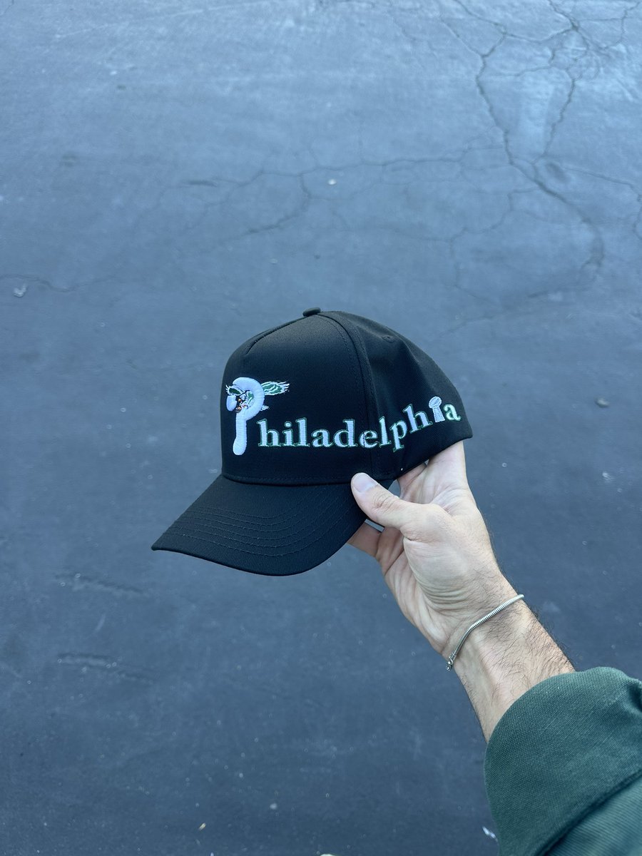 referencebrand's tweet image. Giving away one of the new Pheagles Champs hat for the holidays. All you need to do to enter is like + Repost. Winner will be chosen Wednesday 🤝