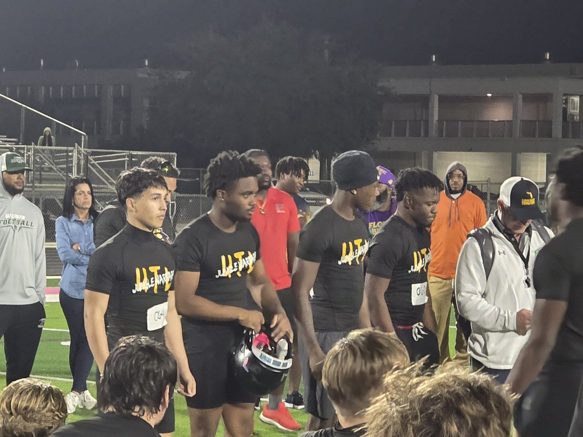 FelicianoTre's tweet image. Thankyou @CoachJoeNieves for the opportunity to participate in the "Under the lights" prospect camp. I was able to earn an MVP spot for RB and an invitation to the All Star Game next year! Thank you also to the coaches that helped us out , @CoachMikeHayde @CoachBoom3 .…