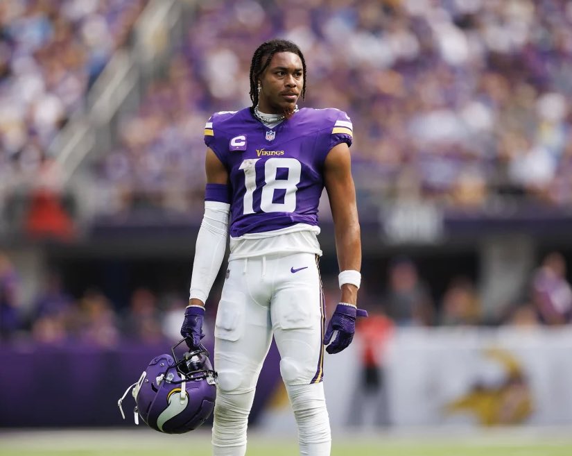 PolymarketBlitz's tweet image. Justin Jefferson has 947 yards with 1 game remaining. 
He’s in serious danger of not getting 1,000 yards this season.

His fall off needs to be studied.