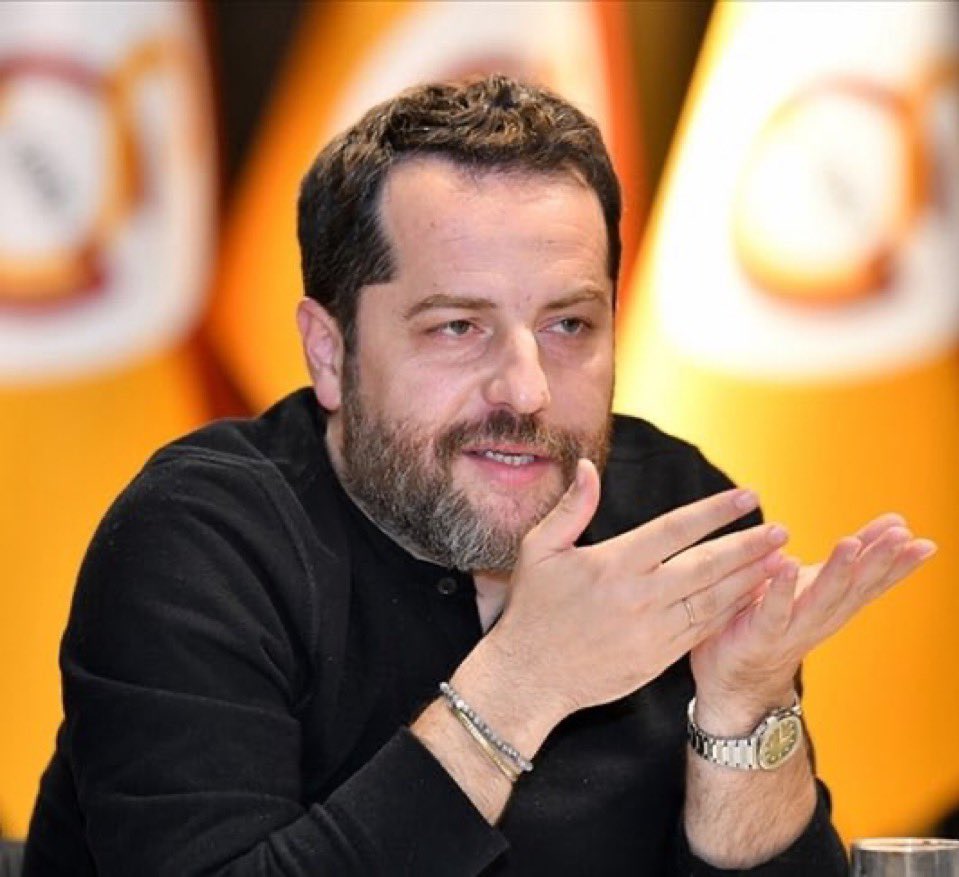 Seni okuttuğun öğrencilerin, doyurduğun garibanların,depremde koştuğun insanların, Gazze'de su verdiğin çocukların, dar gününde darlığına koştuğun milyonlarca insanın duası kurtaracak... Senin zırhın sağlamdır Erden Timur. Dik Dur! Gram şüphem olsaydı arkanda durmazdım.