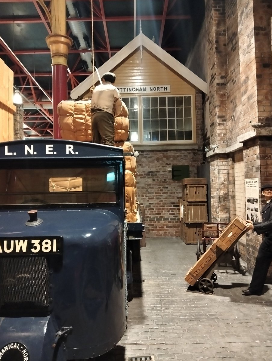 ajgutterclear's tweet photo. Bit of shopping etc in hull today, cheap tickets 2 for a tenner return. before we go back on the vac, did the museum quarter always good in Hull old town, &amp; after a few beers, looking forward to getting back in the old routine #bridlington #eastyorkshire #gutterclearing https://t.co/HL4B2ZSaP7