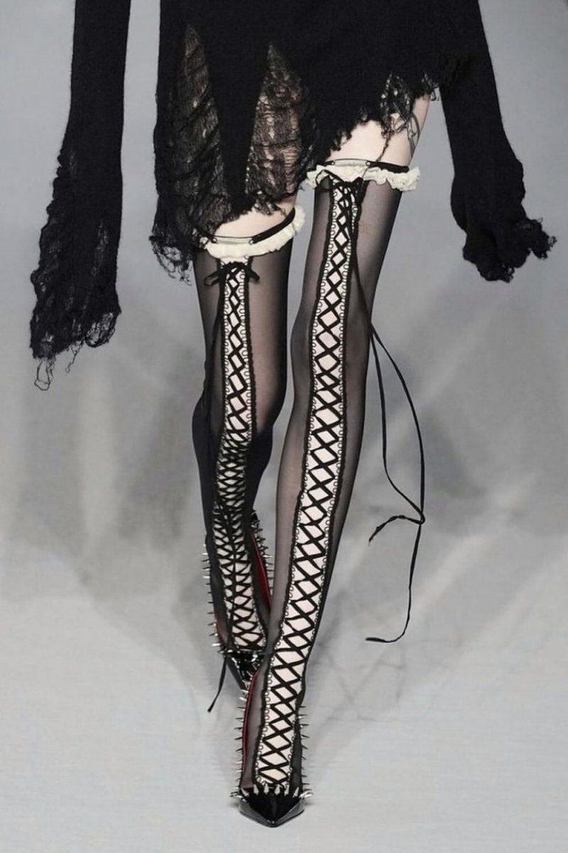 𝓇𝑜𝓈𝒾𝑒 tweet media