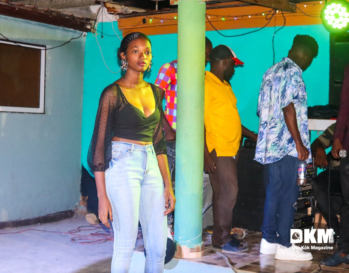 DloKokMagazine's tweet photo. Jérémie Fashion a organisé une superbe activité dans la soirée de ce dimanche 28 décembre à Jérémie, plus précisément à Cap Sud, baptisée "Noël en mode fashion".

https://t.co/3BRIPwZr7h https://t.co/qpHQwc78P8