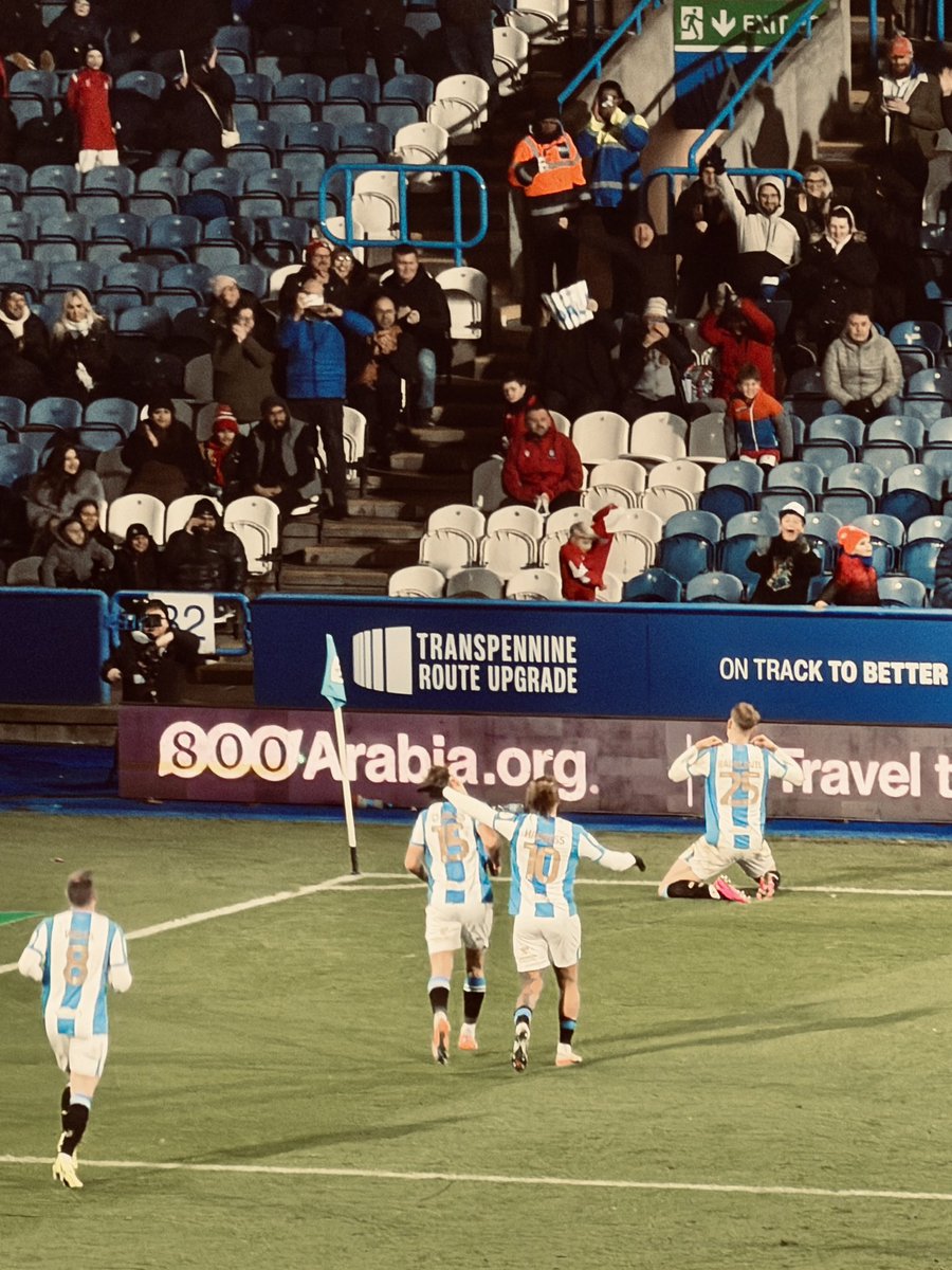 RichardKosmala's tweet photo. I know he missed a sitter and all the work here done by Dion Dion Charles but the renaissance of this man is a beautiful thing! #Radulovic #Bojan #UTT #htafc 🇷🇸 https://t.co/TFZZ61Du4c