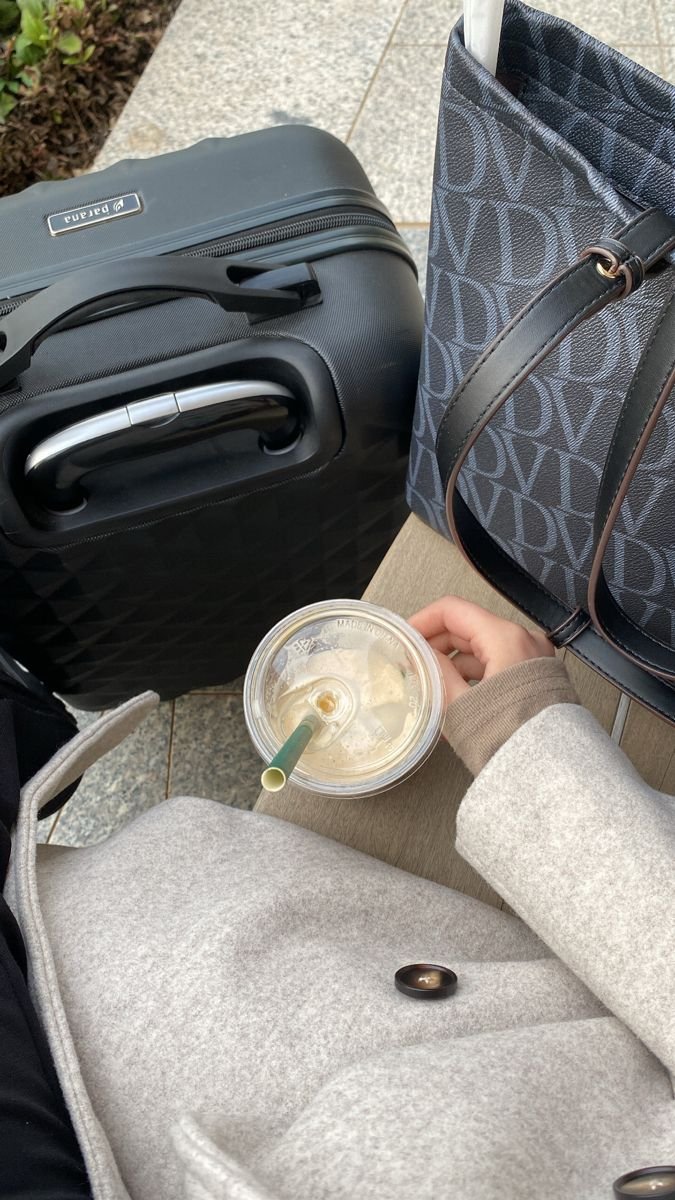 Rutalulp's tweet image. My ambition has no borders and my laptop is coming with me to conquer new markets in a far land. 🌍🚀