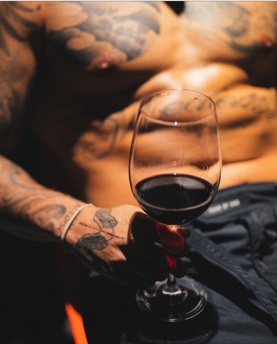 BrazenResolute's tweet image. Breaking all the rules and tearing down all the walls. All in the name of fun.