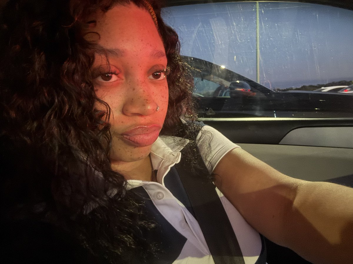 Dxpeneash's tweet image. Ilovemyfaceaholic 🍯