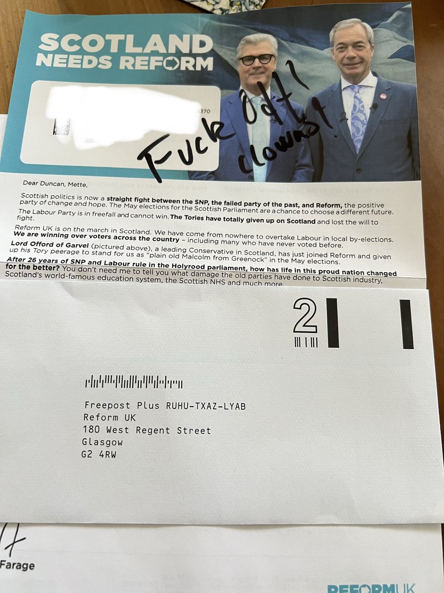 In case you too had a letter from reform asking you to join their party of racist 🐀… make sure you use the freepost envelope to send them a Christmas message