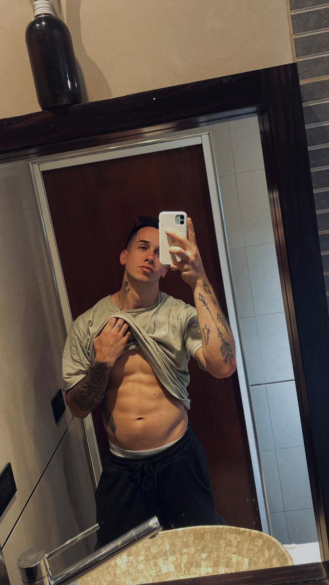 Sebaonlyhot's tweet photo. Empezamos 🔥 RT si quieres ver más contenido 

#RT #Fitness #OnlyFansPromo https://t.co/EzWN6CjZYh