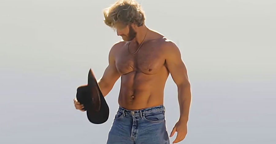 instinctmag's tweet image. Commercial: Marlboro Man Meets Baywatch dlvr.it/TQ3qyg #boybutter #commercials