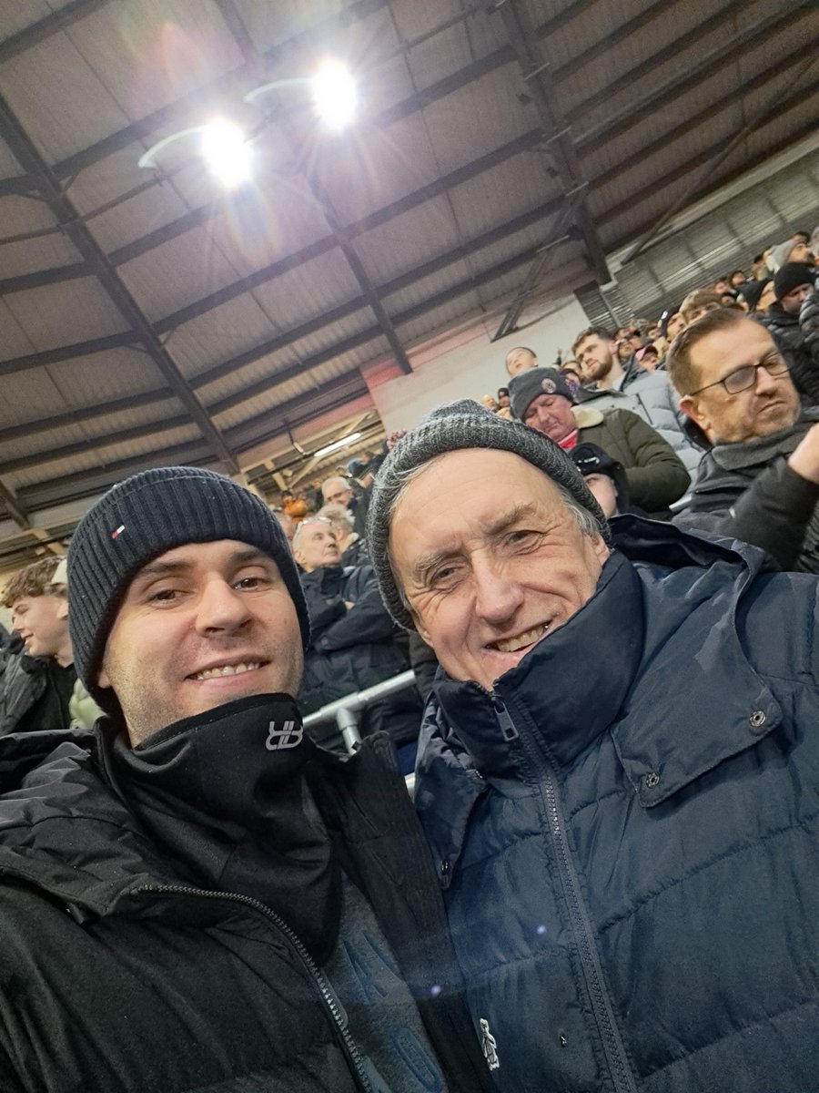 Class for 65 mins. Only looked like winning 3 or 4. But let one in and the weakness shines through. But we end 2025 with 3pts. See what 2026 brings us. #SheffieldUnited #TwitterBlades <a href="/jgraham24261/">John Graham</a>