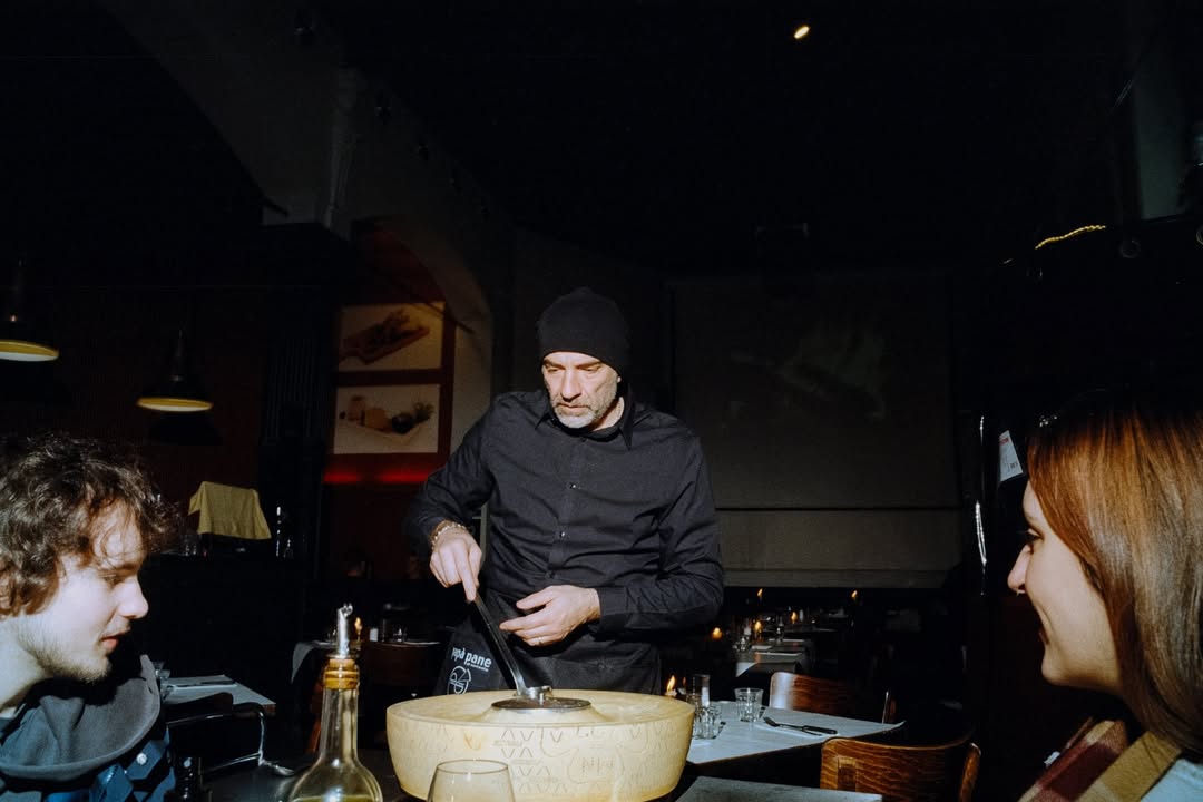 quadecadaily's tweet image. Quadeca (&amp;amp; the Vanisher Tour team) photographed by @/jack.balaban!
instagram.com/p/DS2ueTsj8l7