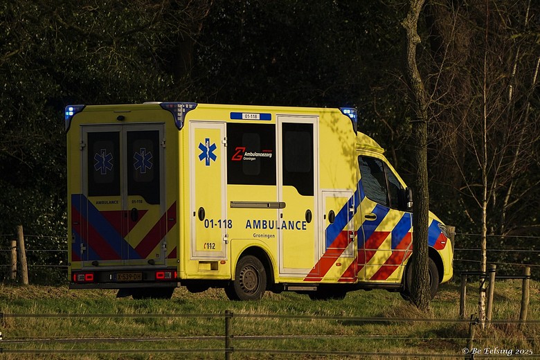 Auto belandt in de sloot bij Nieuw-Scheemda