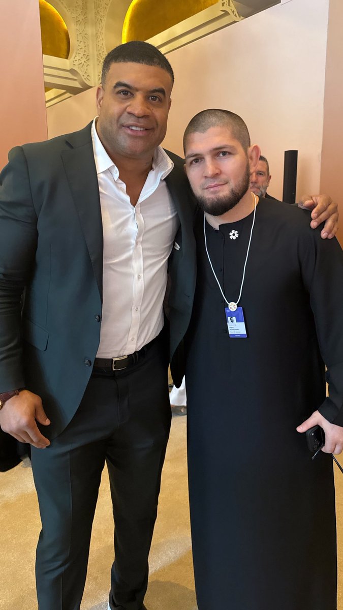 LightsOutXF's tweet photo. Two sports - two takedown legends! 

Shawne Merriman and Khabib Nurmagomedov https://t.co/R2mLSc4xgy
