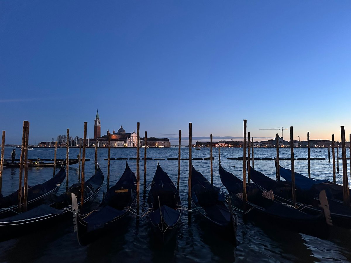 TheQuestion84's tweet image. Venecia, Praga y Londres. Como Spiderman en Far From Home.
Este 2025 fue una verdadera película. Por un #2026 mejor 🕷️✈️
#FarFromHome #TravelTwitter