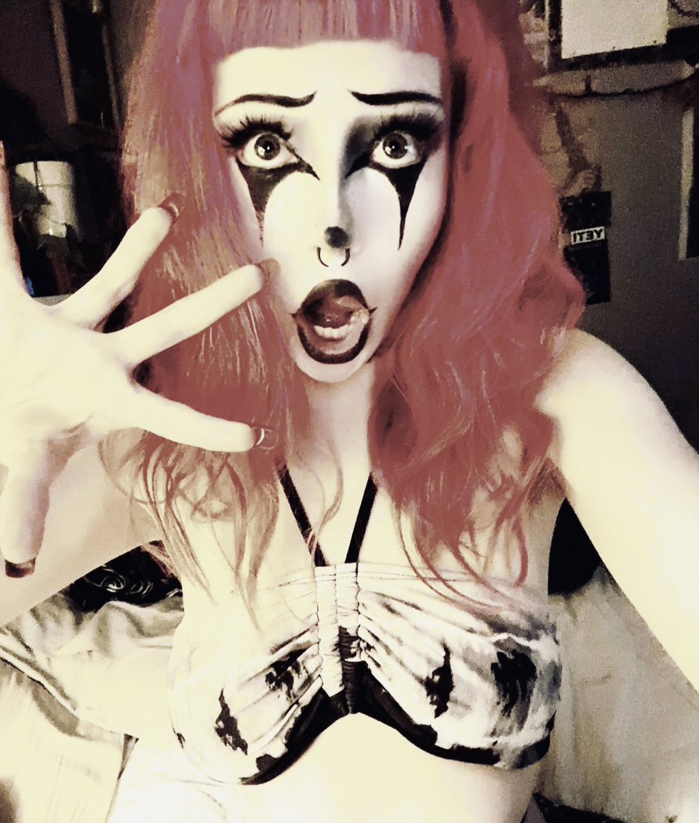 jestergrll's tweet image. yeah but do you even jester max like me? X3 #jesting #clowngirl