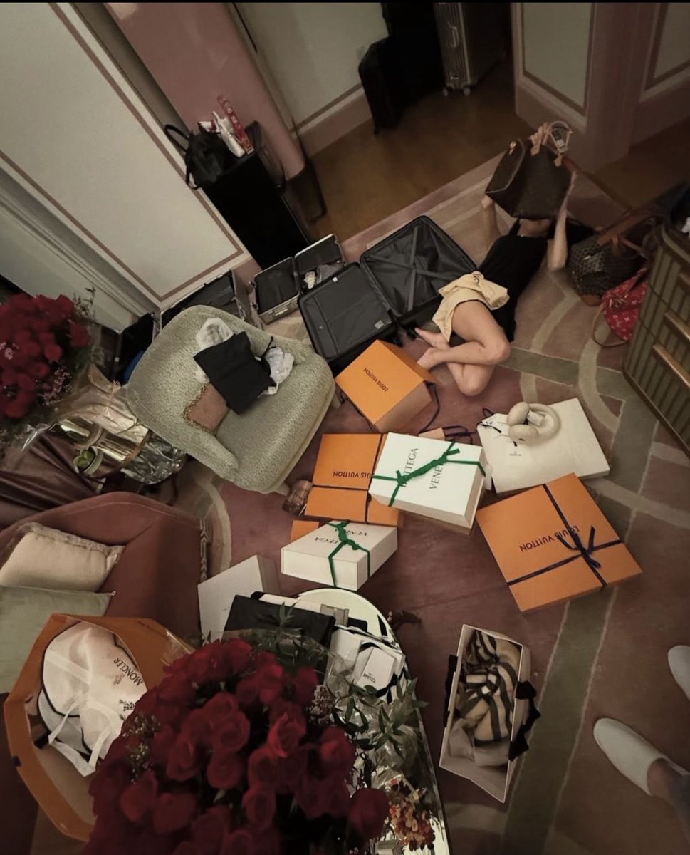 Sol (@dreamscapediary) on Twitter photo 