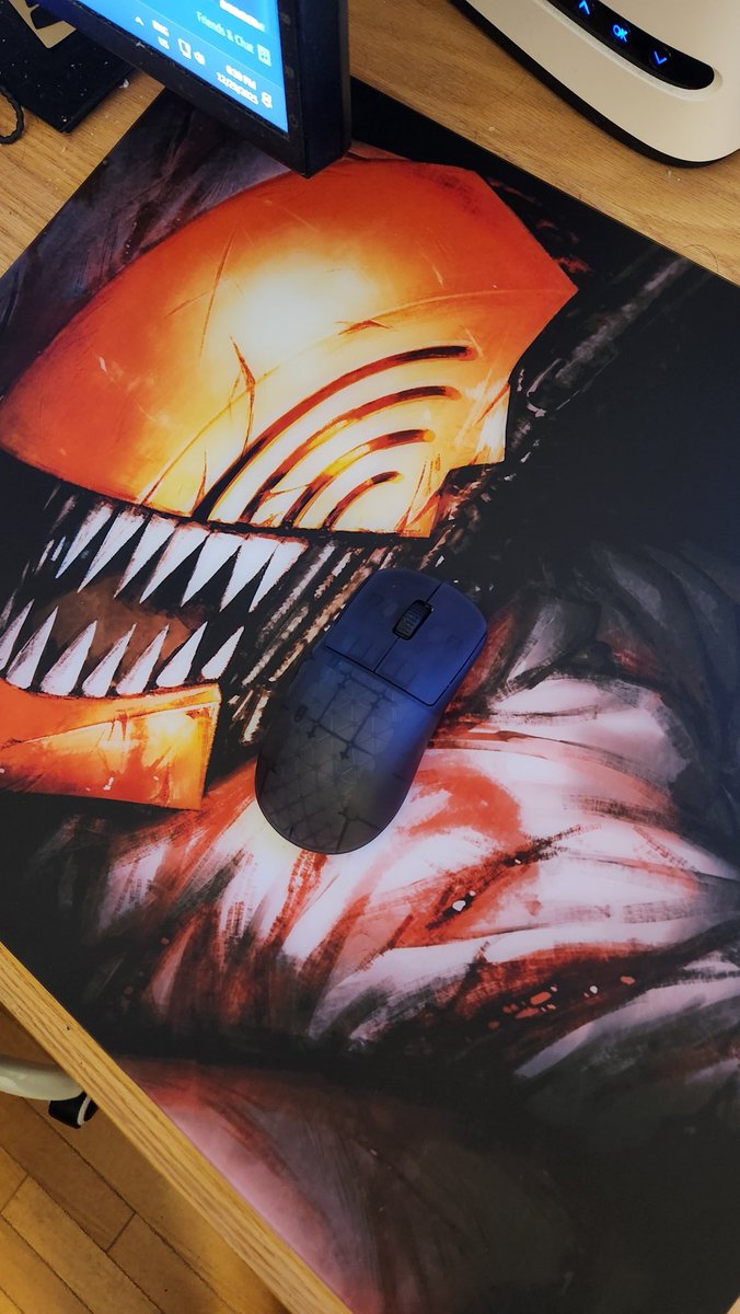 noykin_'s tweet photo. Me 🤝 First ever glass pad, and new mouse https://t.co/FNSmFQjBMx