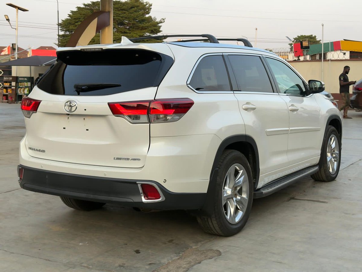 Coded_XM's tweet image. Foreign used Toyota Highlander platinum 2016

Car is so blessed in best condition 

Panoramic roof 
Park assist 
Lane assist 
Seat heater 🌈 
 Location 

  📍.   Lagos, ikotun 
Price ; 34m. 

@akinalabi @CHIEFIKENGA