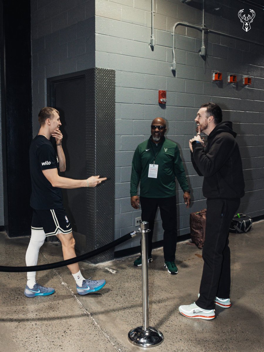 Milwaukee Bucks tweet media