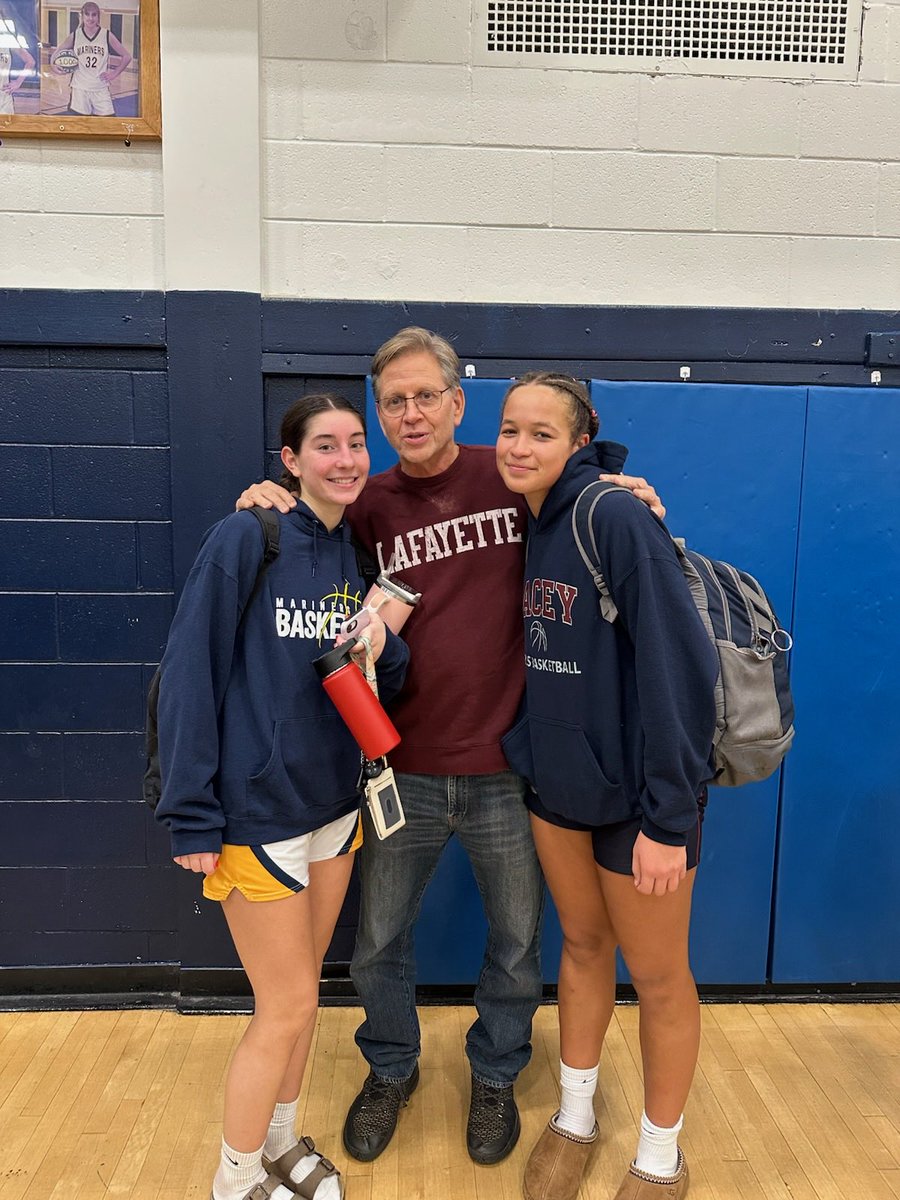 CJHawksaau's tweet image. Hawk Mayo teammates put on a Holiday show! .. Cara with 33 &amp;amp; Brooklyn with 26.. way to go!!