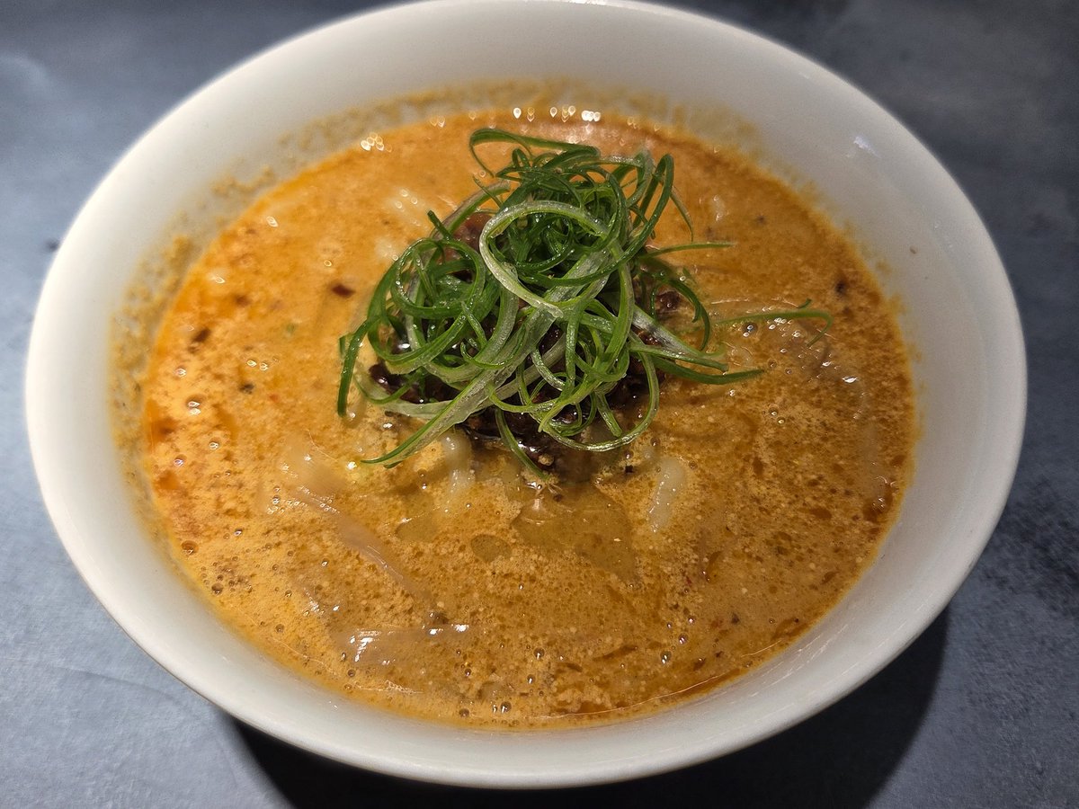 うずとかみなり@本鵠沼

煮干し担々ソバ

手もみ麺にスープがよく絡みめちゃくちゃ美味しかった😋

久我くんラストラン応援してます📣
お店も楽しみです😊

ご馳走様でした🙏