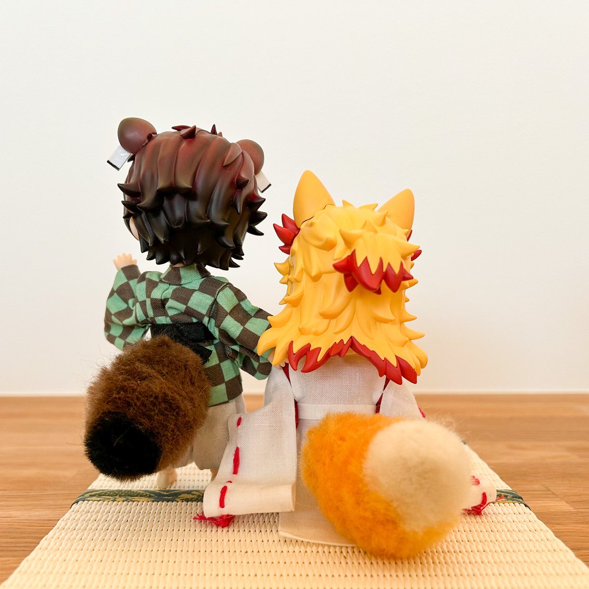 rokkacider's tweet image. うまれてまる二年
ボサボサになってきた尻尾もそろそろ作り直そうかな