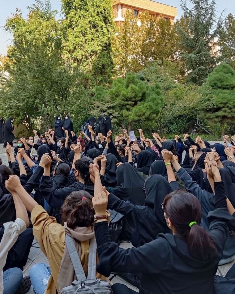 cyrusala9's tweet photo. With everything that’s going on Iran, this is what I will say. If you see videos of people chanting for Pahlavi/Shah, realize that they are doctored/fake videos. To support the struggle of our people forget about these dictators! F Mullah, F monarchy, Support the people of Iran! https://t.co/pj8YPEDU0p