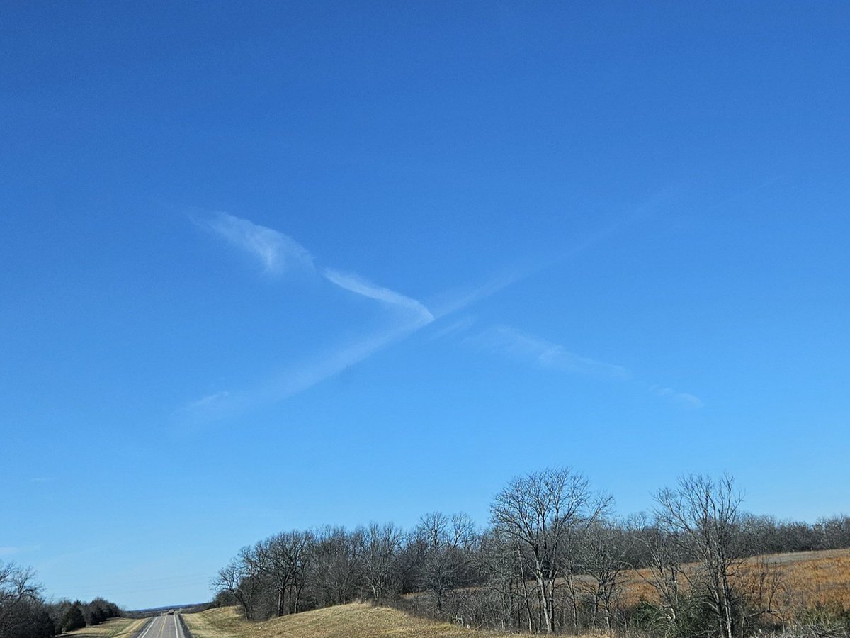 JimCKelley's tweet photo. While heading to Stillwater my Scottish Wife was greeted by the Scottish Saltire over Stonewall, OK https://t.co/pvNazibxO0