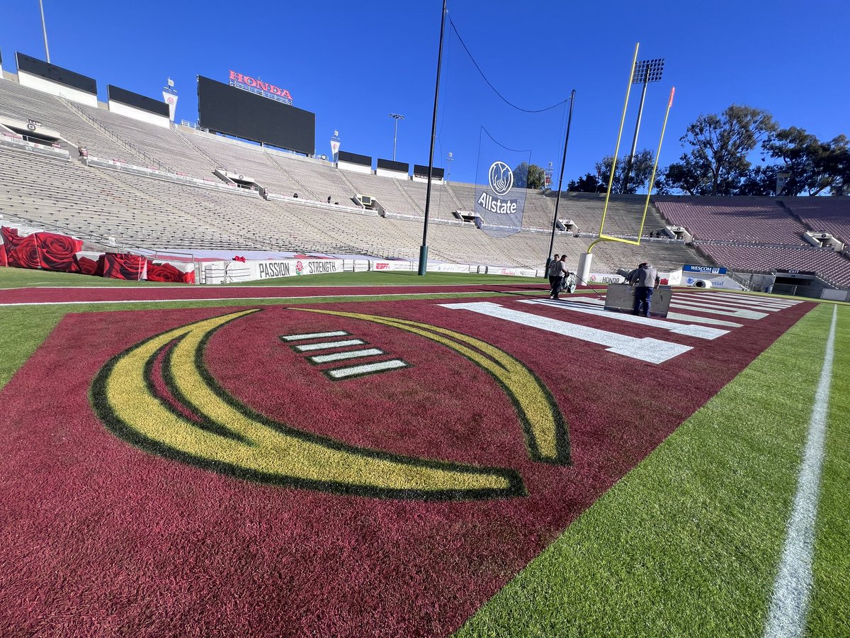 WestCoastTurf's tweet photo. Sneak peek from the Rose Bowl 🌹👀!

@Tahoma31Bermuda with Ready Play Grass® is almost complete as crews keep working. Logos are going in now, with final paint touches scheduled for December 31 ahead of Indiana vs. Alabama on 1/1! 

West Coast Turf is proud to be the Official Sod and Seed Provider of Rose Bowl Stadium🏈! 

@rosebowlgame @RoseBowlStadium @AlabamaFTBL @IndianaFootball #keepitreal #naturalgrass #tahoma31 #rosebowl 

📸:@rosebowl
