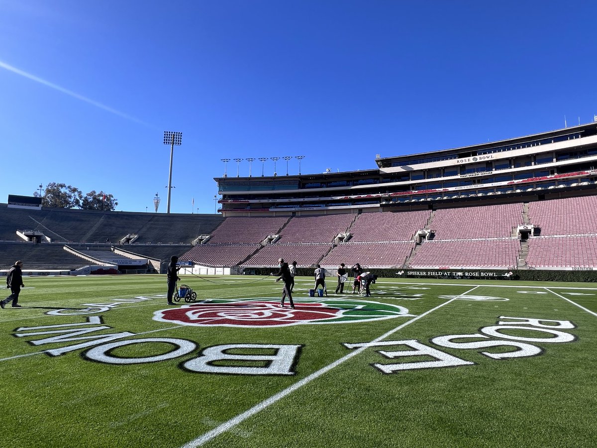 WestCoastTurf's tweet photo. Sneak peek from the Rose Bowl 🌹👀!

@Tahoma31Bermuda with Ready Play Grass® is almost complete as crews keep working. Logos are going in now, with final paint touches scheduled for December 31 ahead of Indiana vs. Alabama on 1/1! 

West Coast Turf is proud to be the Official Sod and Seed Provider of Rose Bowl Stadium🏈! 

@rosebowlgame @RoseBowlStadium @AlabamaFTBL @IndianaFootball #keepitreal #naturalgrass #tahoma31 #rosebowl 

📸:@rosebowl