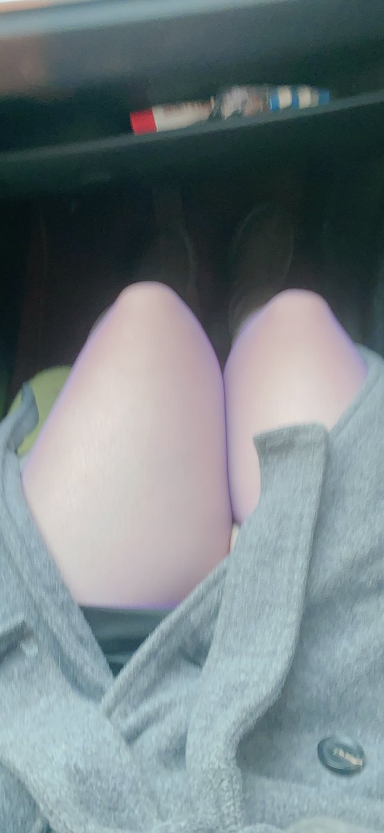 亲手把老婆送到宾馆门口，单还不知道我这个绿帽老公的存在，想想老婆在宾馆被单男滋润，我在车里等着想着等会怎么去帮老婆清理小妹妹舔他们的精液想想好期待  #绿帽献妻 #绿帽癖 #妓妻