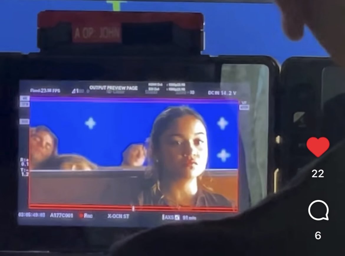 so sad how you can see the pain in kie’s eyes. i have a theory that this is probably when they’re heading back to obx and she didn’t have the courage to kill groff and revenge jj :(