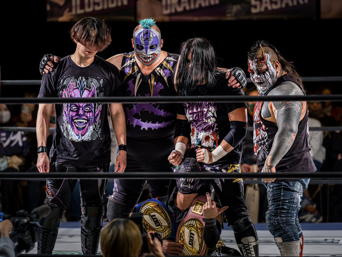 2025.12.28 DDTプロレス
今池ガスホール
最後の写真
岡谷の腕に浮き出た血管かっこいいし、MJポーが肩を抱いてるのも包容力あるし、佐々木がイルシのツノにぎにぎしてるのもらしくて好きだし、デムースは目が綺麗だし、イルシはナイスなポーズで2025年も最高のダムネTAで締め！
#DAMNATION_TA #ddtpro