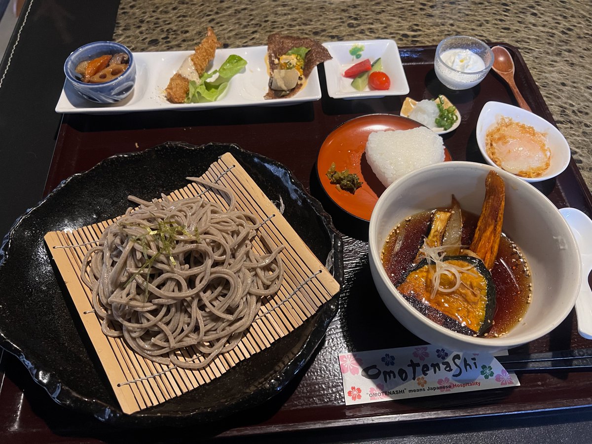 moaton's tweet image. 古民家で蕎麦食う 💯