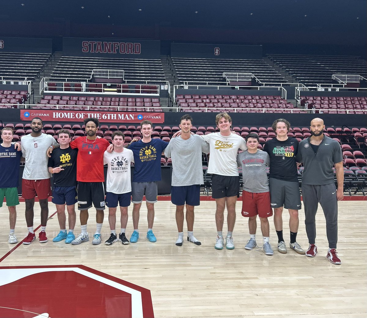 Notre Dame Men’s Basketball Managers🏆☘️ tweet media