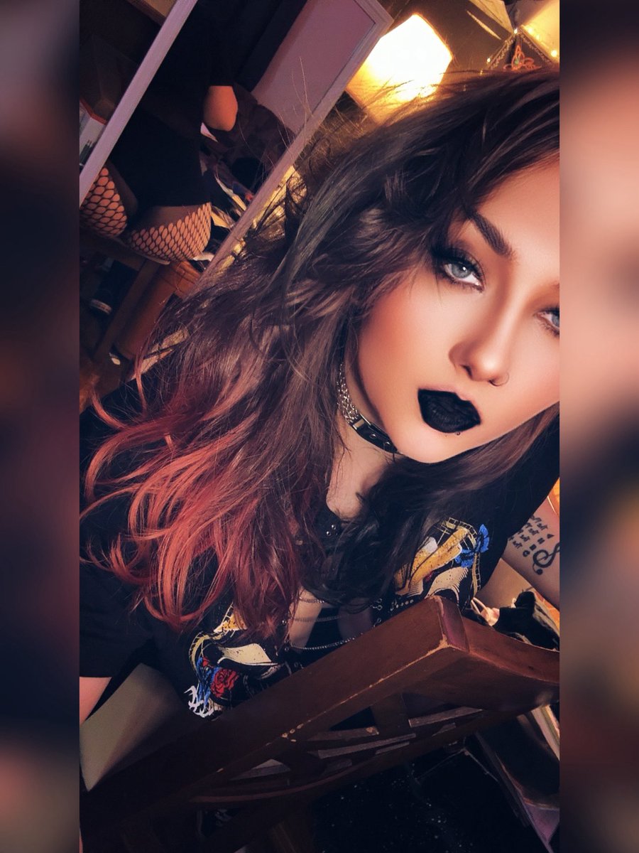 cannabitchh13's tweet photo. Built from broken glass and the blood of liars. 🖤 🕯️ Bless me wrong and you’ll never speak right again. 💋
#AltBaddie #DarkFemme #GothicGlow #DommeAesthetic #HotGoth https://t.co/LTseDIltni