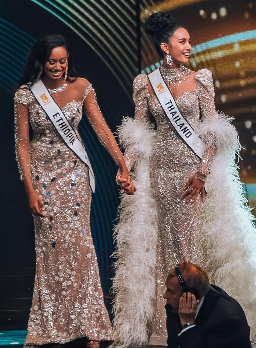 roadtomissth's tweet image. ตอนจับมือคิดว่าใครจะมง #MissWorld2025